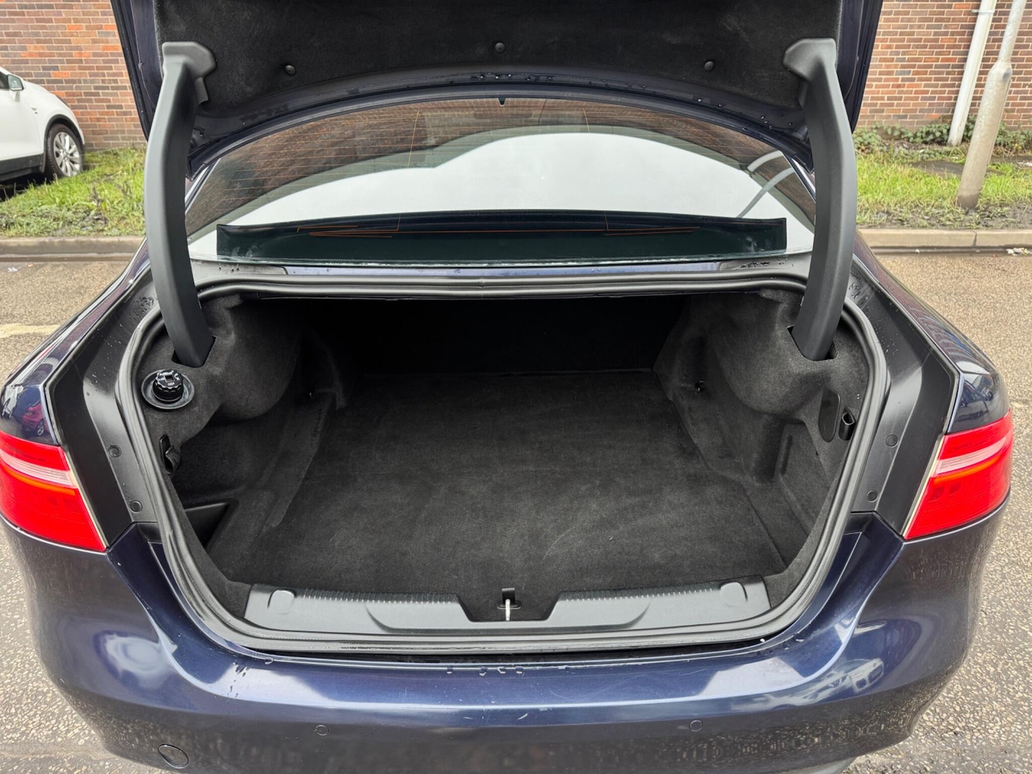 Used Jaguar XE 2017 for sale - 77304883: Photo 21