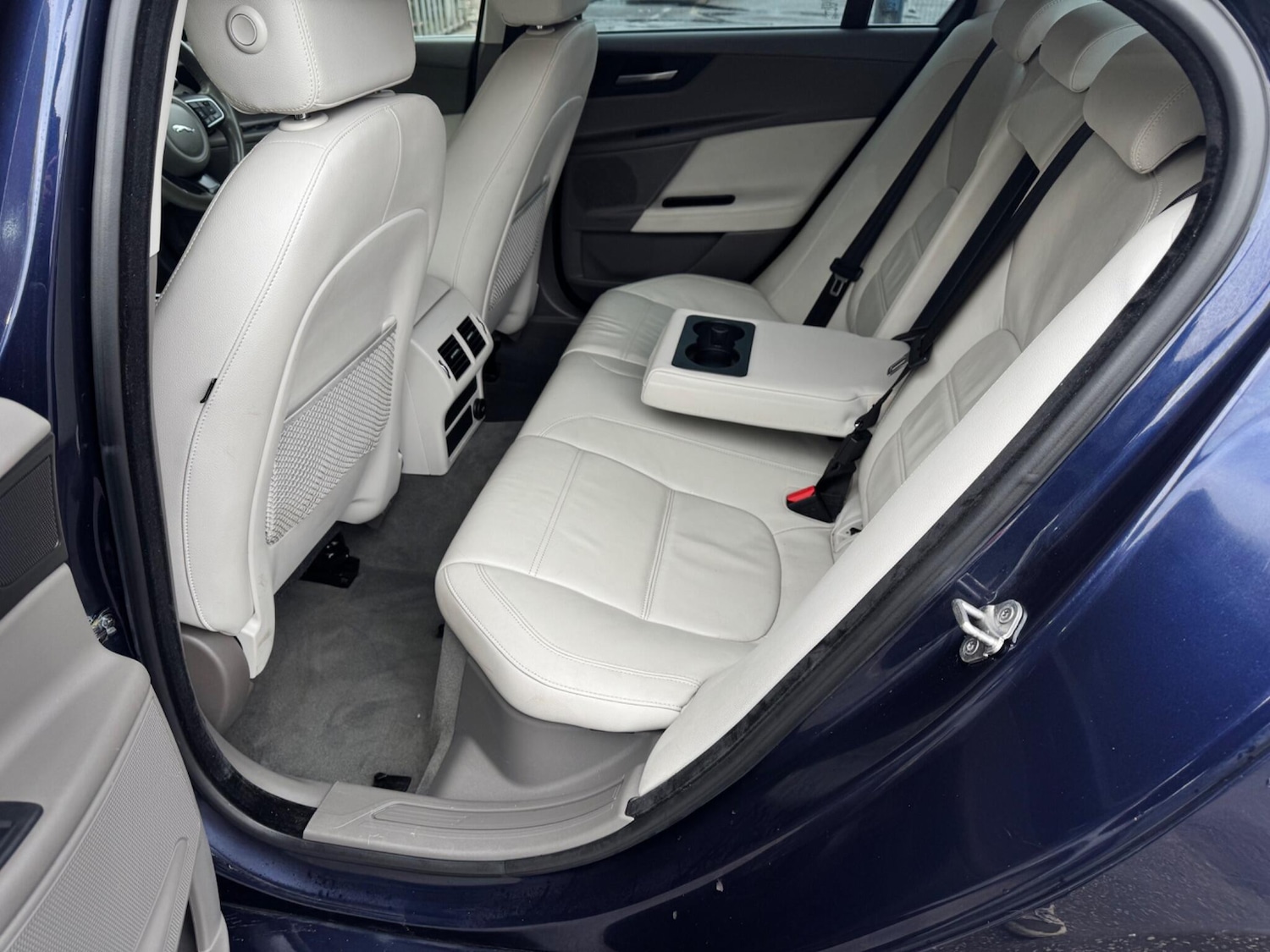 Used Jaguar XE 2017 for sale - 77304883: Photo 26