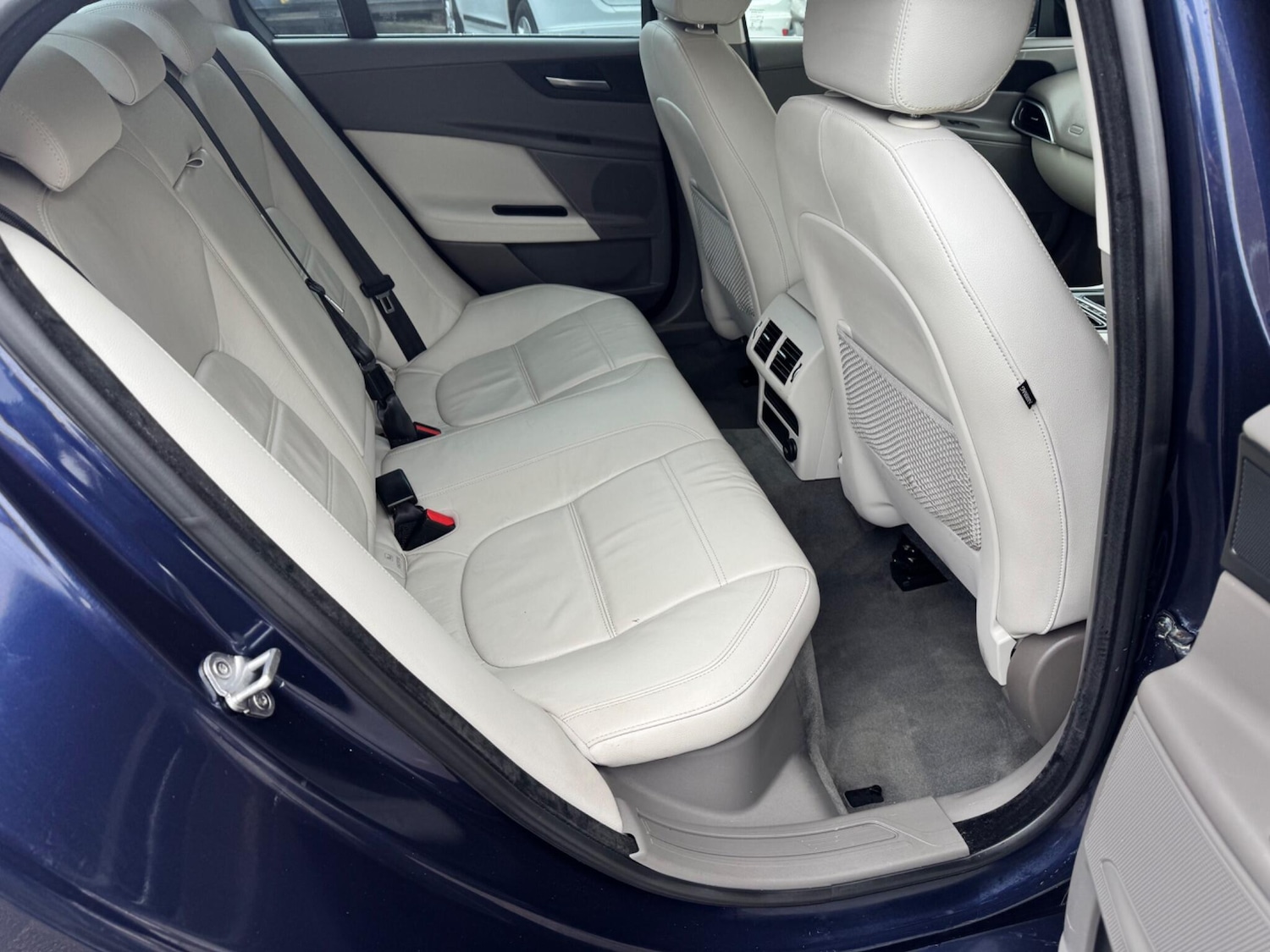 Used Jaguar XE 2017 for sale - 77304883: Photo 27