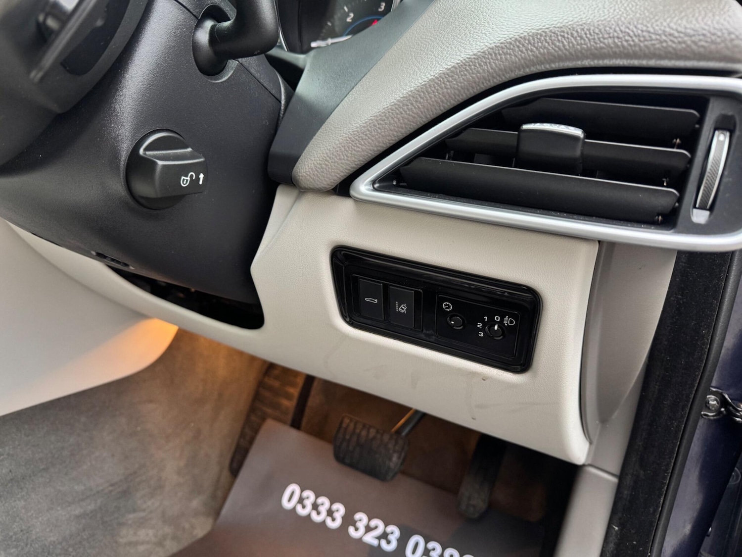 Used Jaguar XE 2017 for sale - 77304883: Photo 28