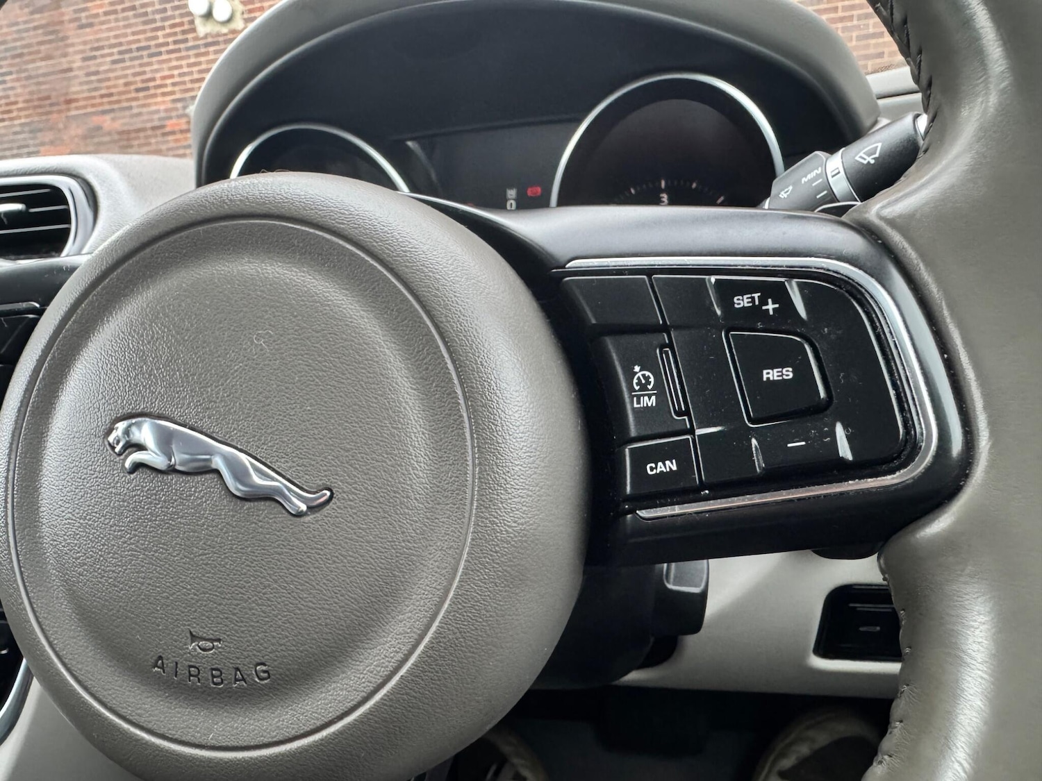 Used Jaguar XE 2017 for sale - 77304883: Photo 37