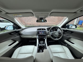 Used Jaguar XE 2017 for sale - 77304883: Photo