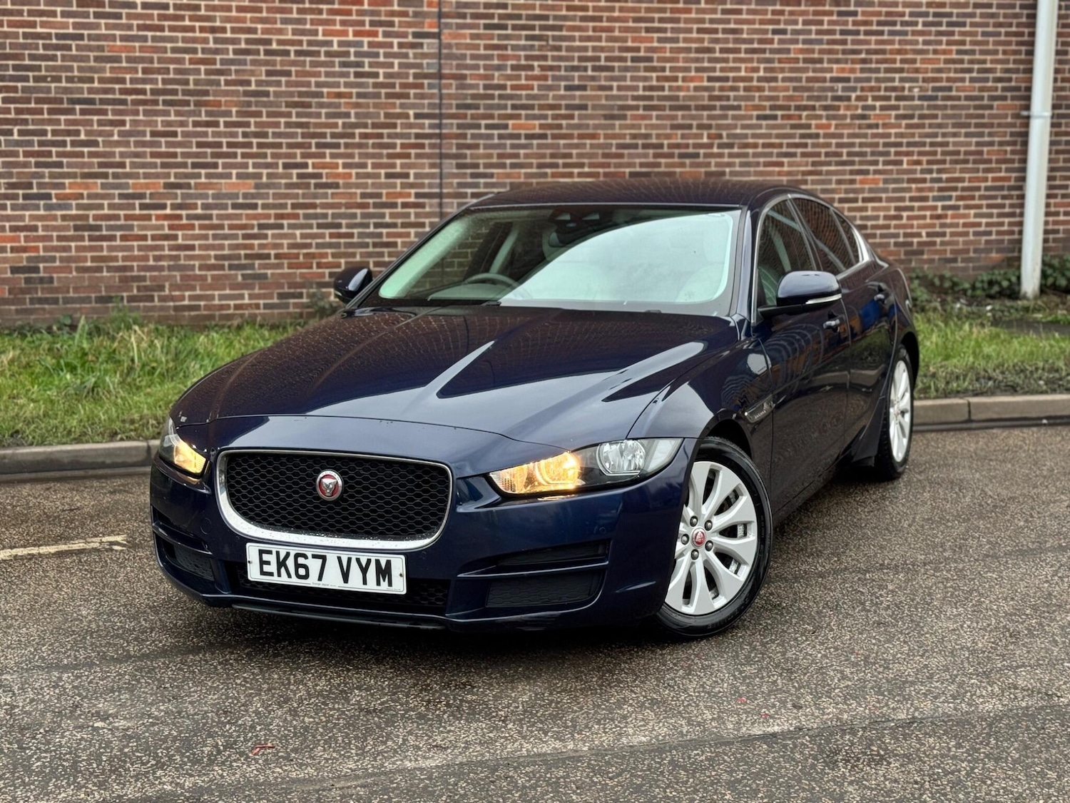 Used Jaguar XE 2017 for sale - 77304883: Photo 9