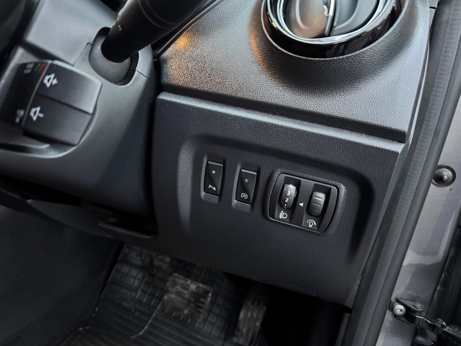 Used Renault Captur 2017 for sale - 77440780: Photo 34