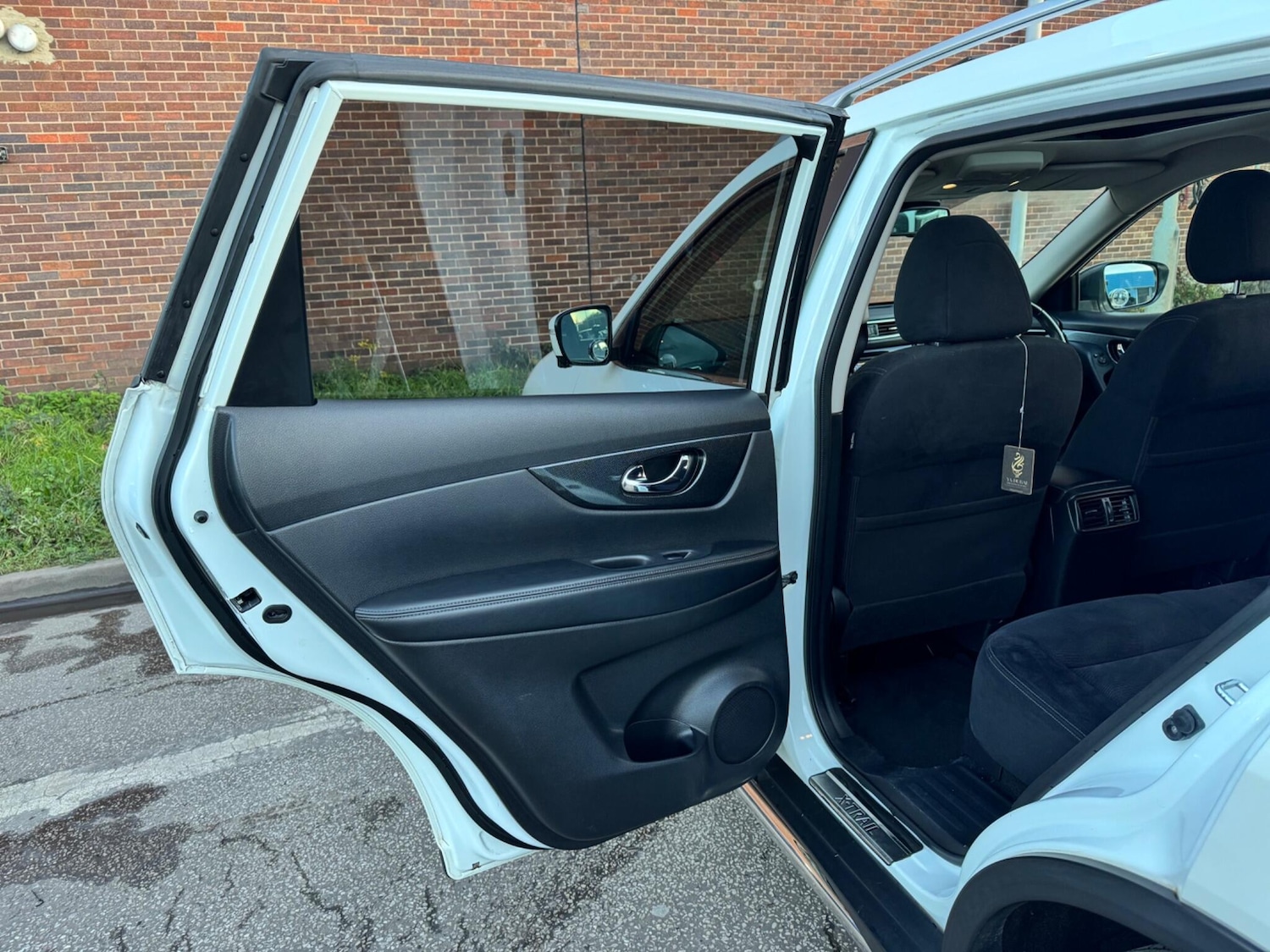 Used Nissan X-Trail for sale - 76780568: Photo 36