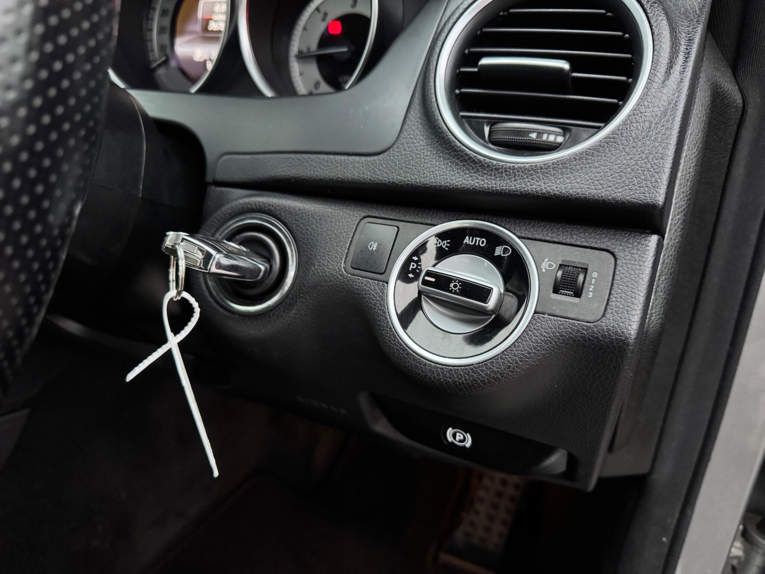 Used Mercedes-Benz C Class 2013 for sale - 77523594: Photo 31