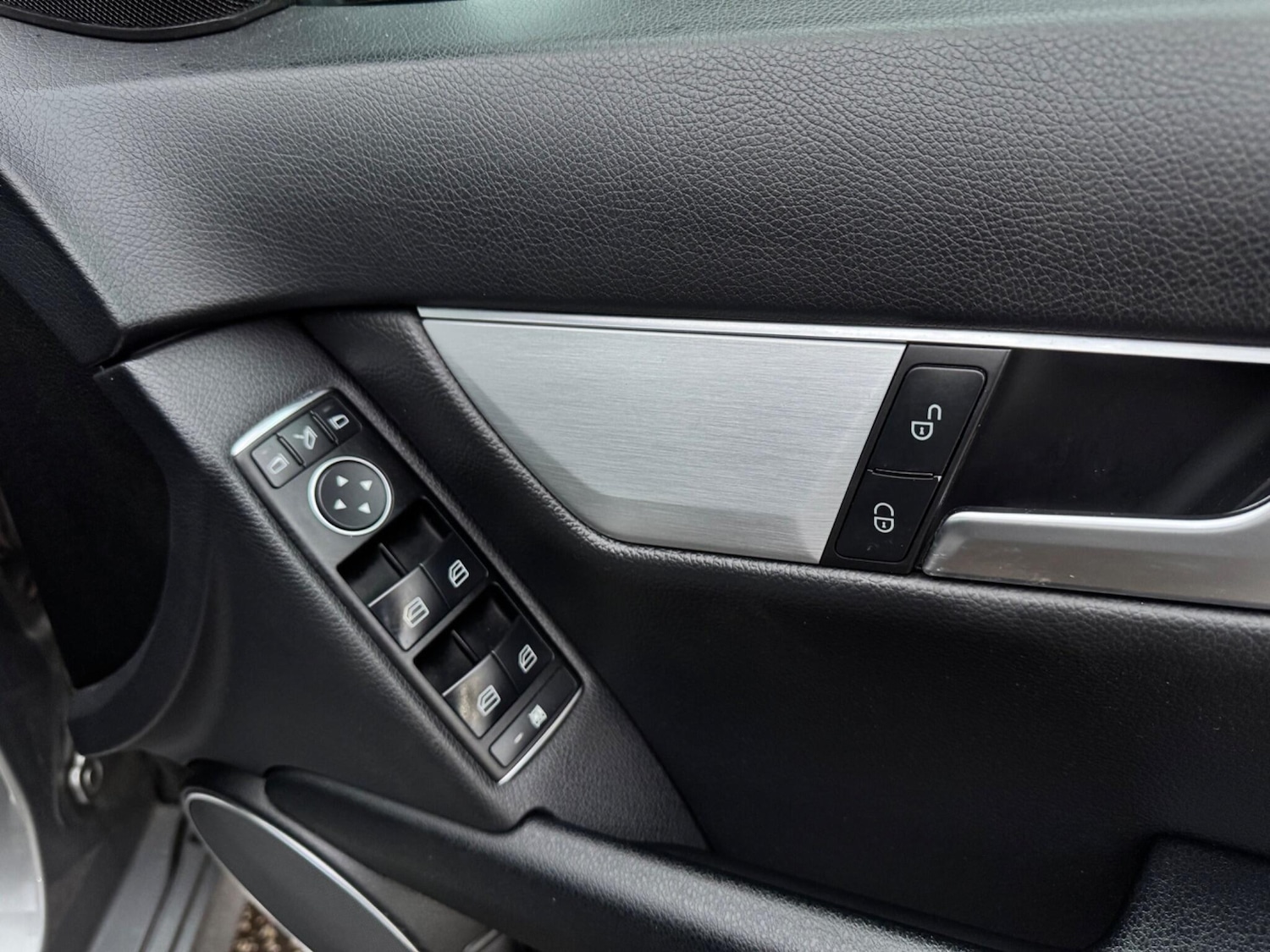 Used Mercedes-Benz C Class 2013 for sale - 77523594: Photo 38