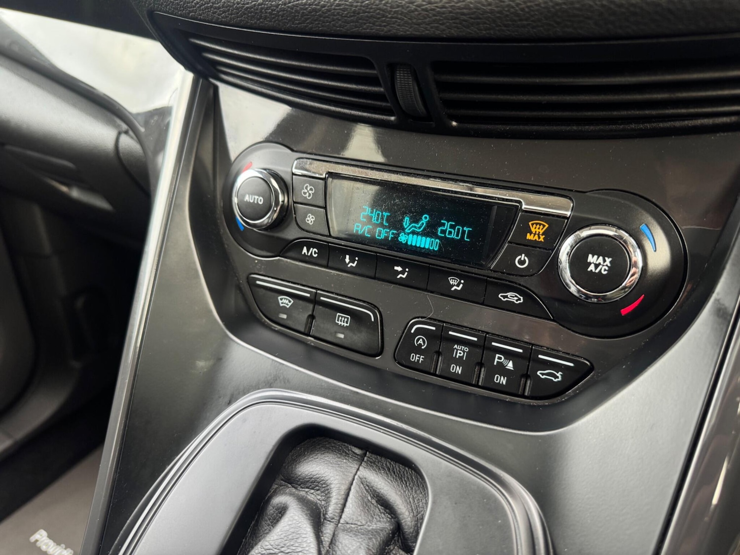 Used Ford Kuga 2016 for sale - 76432082: Photo 33