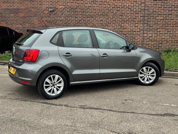 Used Volkswagen Polo 2015 for sale - 76282869: Photo 14