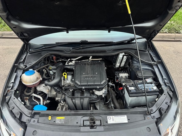 Used Volkswagen Polo 2015 for sale - 76282869: Photo 18