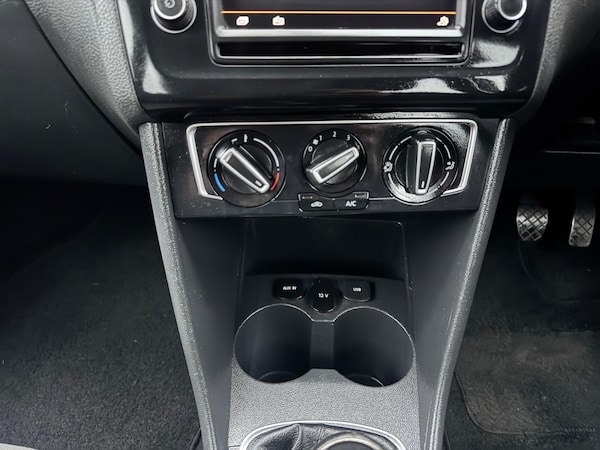 Used Volkswagen Polo 2015 for sale - 76282869: Photo 25