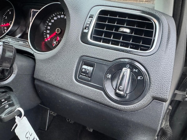 Used Volkswagen Polo 2015 for sale - 76282869: Photo 27