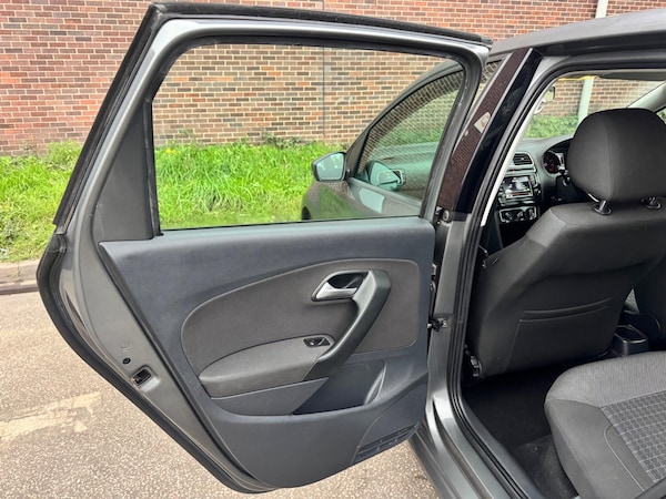 Used Volkswagen Polo 2015 for sale - 76282869: Photo 29