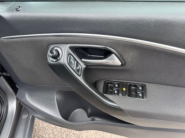 Used Volkswagen Polo 2015 for sale - 76282869: Photo 31