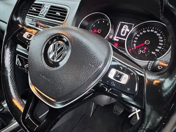 Used Volkswagen Polo 2015 for sale - 76282869: Photo 37