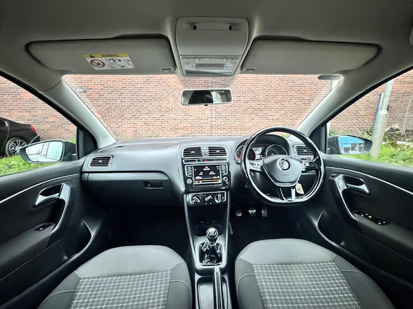 Used Volkswagen Polo 2015 for sale - 76282869: Photo 3