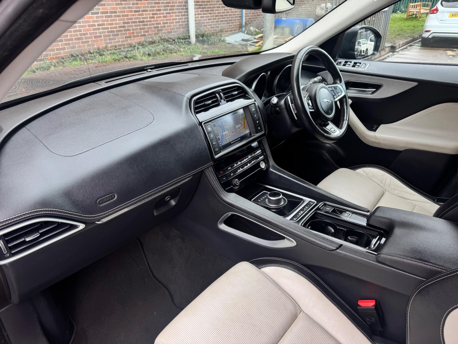 Used Jaguar F-Pace 2017 for sale - 77908658: Photo 25