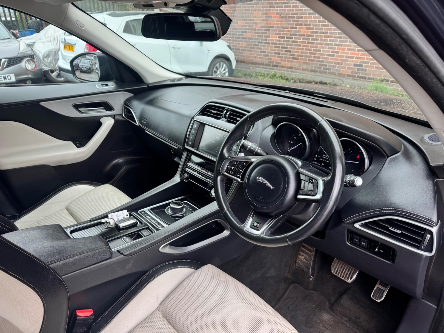 Used Jaguar F-Pace 2017 for sale - 77908658: Photo 27