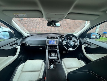 Used Jaguar F-Pace 2017 for sale - 77908658: Photo