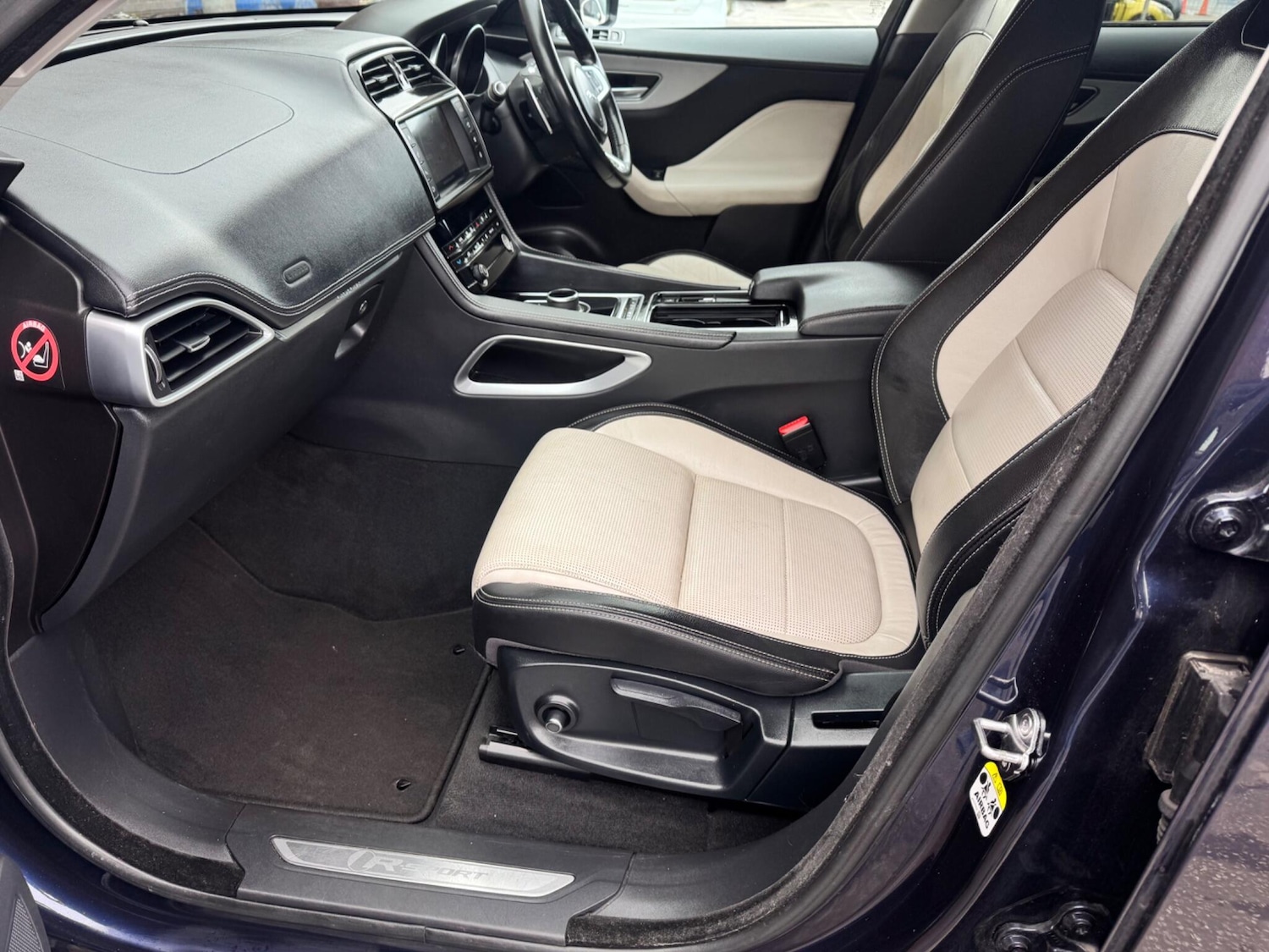 Used Jaguar F-Pace 2017 for sale - 77908658: Photo 54