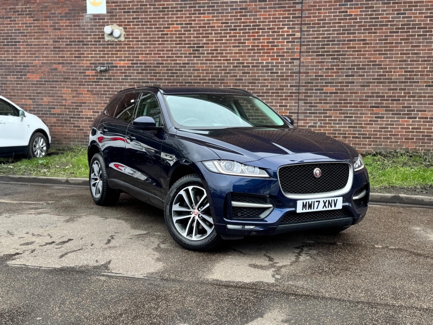 Used Jaguar F-Pace 2017 for sale - 77908658: Photo 7