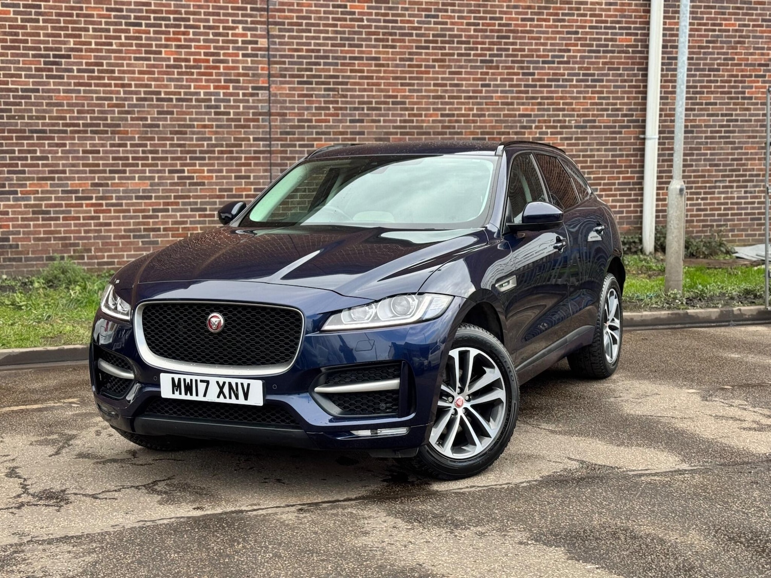 Used Jaguar F-Pace 2017 for sale - 77908658: Photo 9