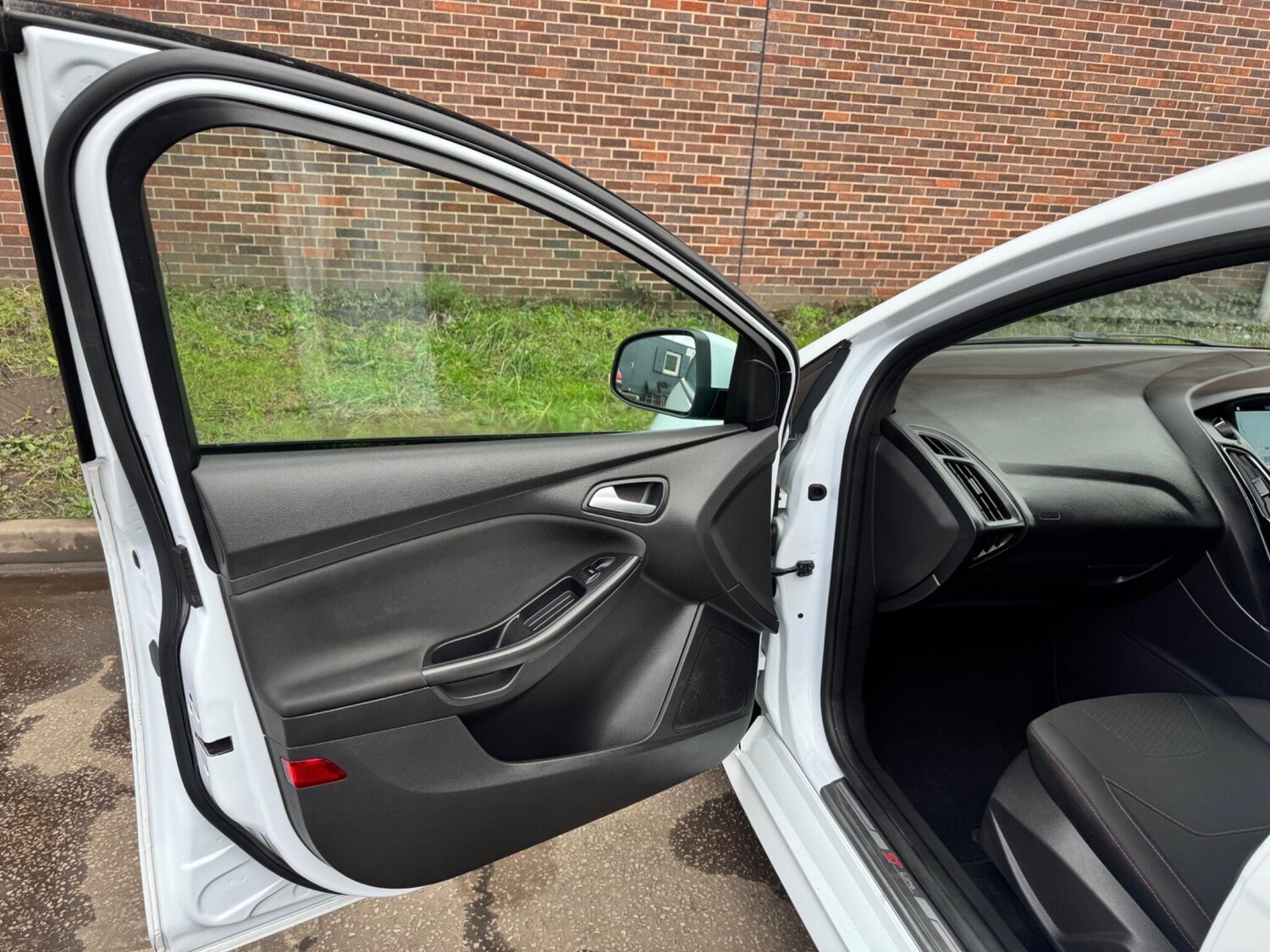 Used Ford Focus for sale - 77683801: Photo 34