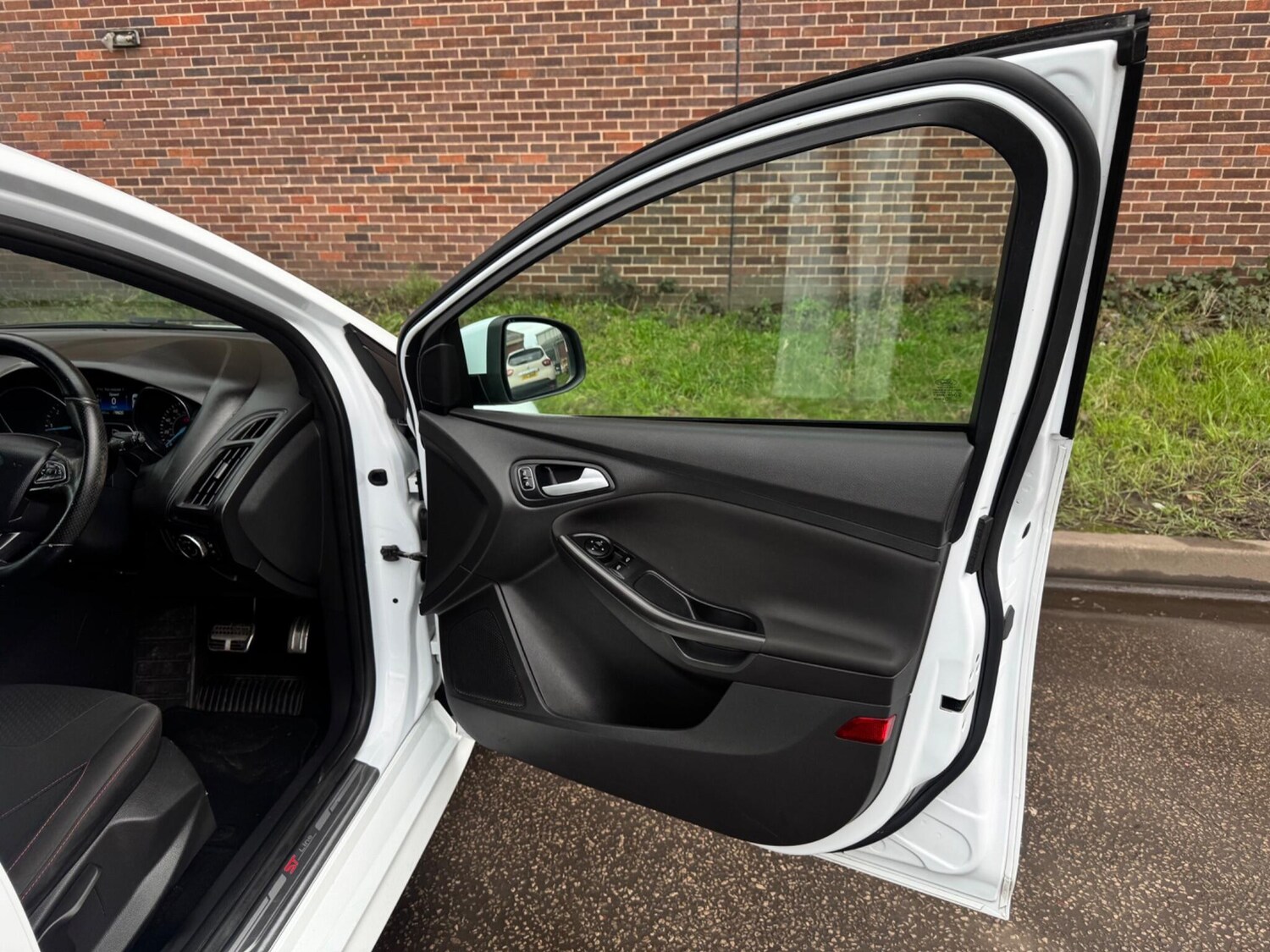 Used Ford Focus for sale - 77683801: Photo 38