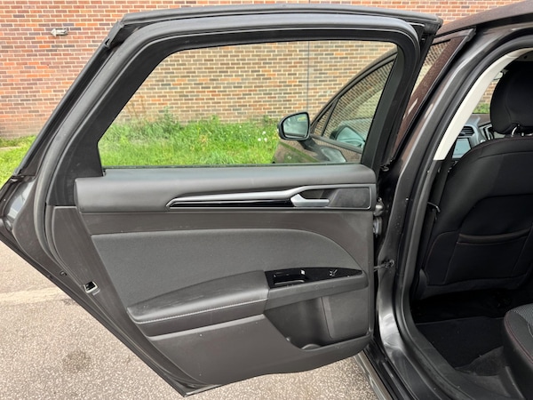 Used Ford Mondeo 2017 for sale - 75563407: Photo 31