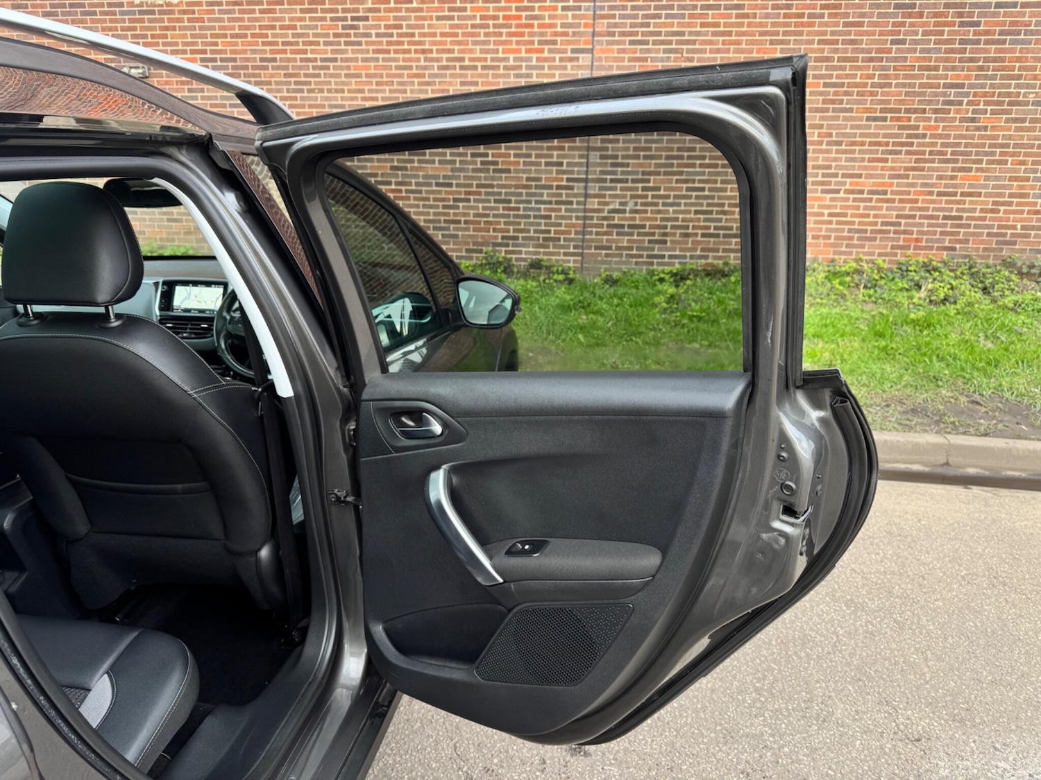 Used Peugeot 2008 2019 for sale - 78100592: Photo 40