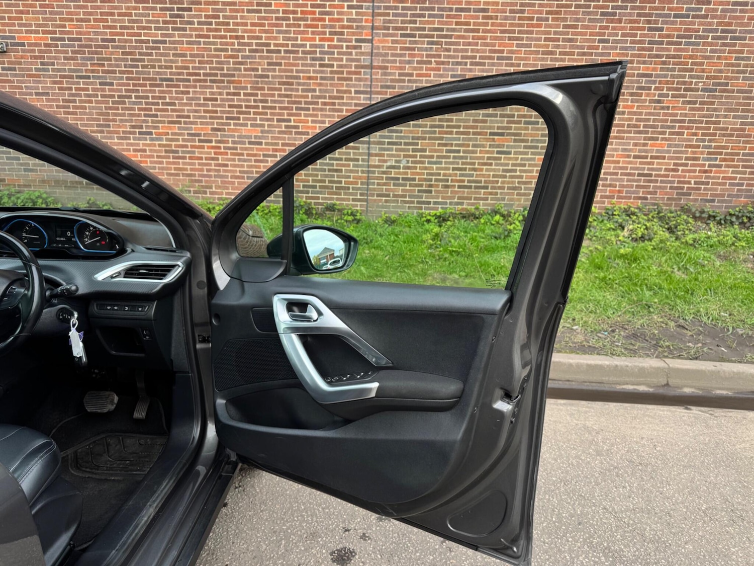 Used Peugeot 2008 2019 for sale - 78100592: Photo 42