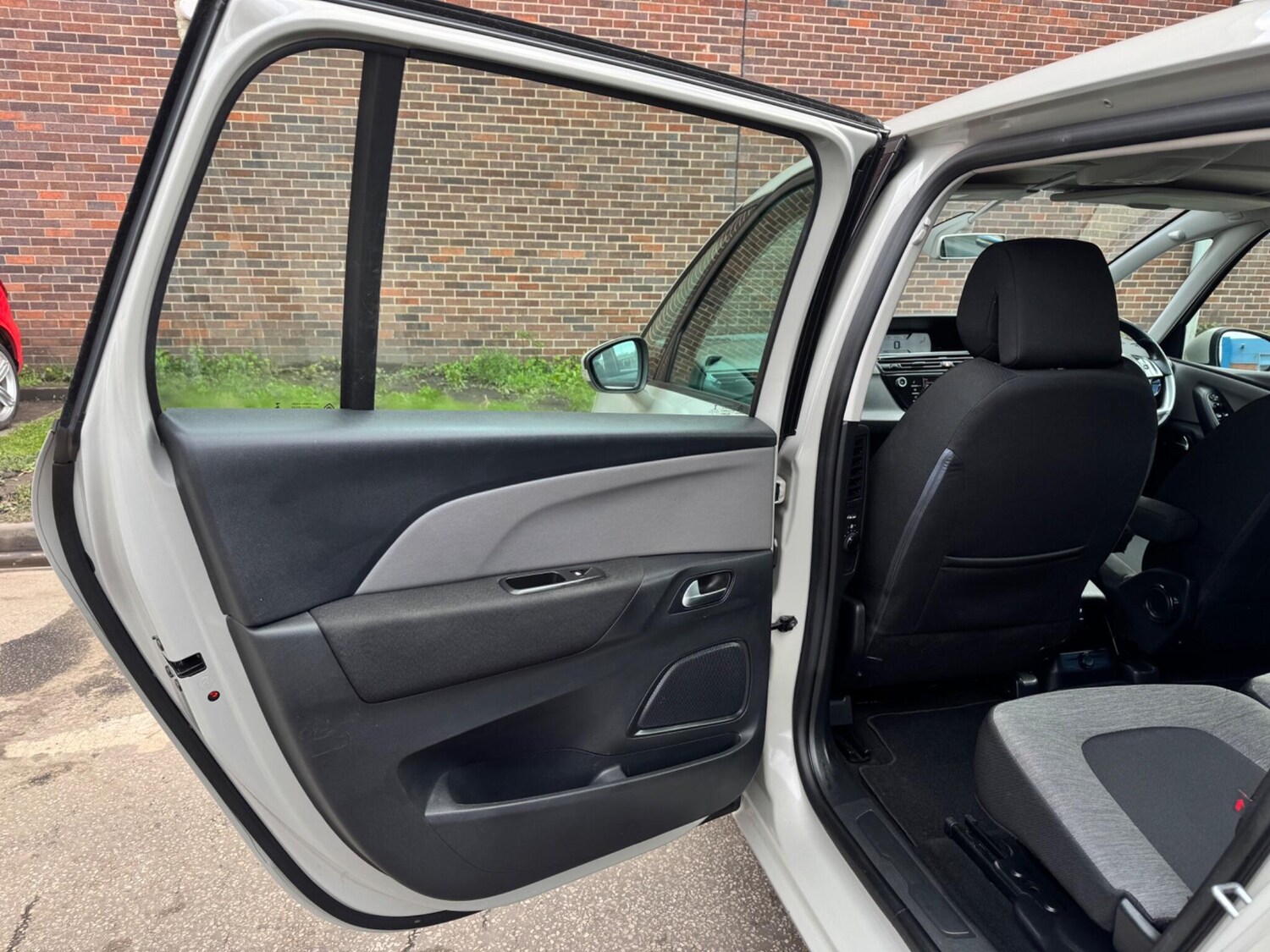 Used Citroen Grand C4 Picasso 2018 for sale - 78073241: Photo 39