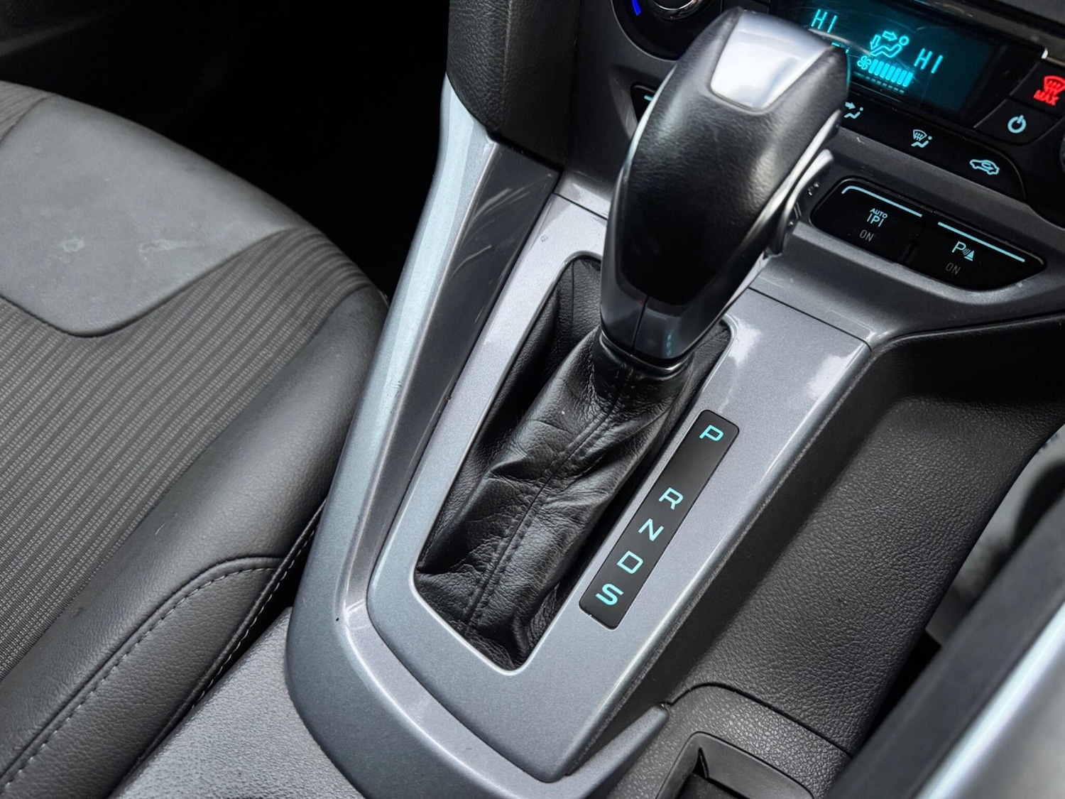 Used Ford Focus 2011 for sale - 76976605: Photo 26