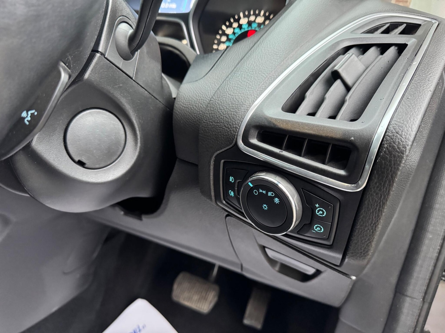 Used Ford Focus 2011 for sale - 76976605: Photo 30