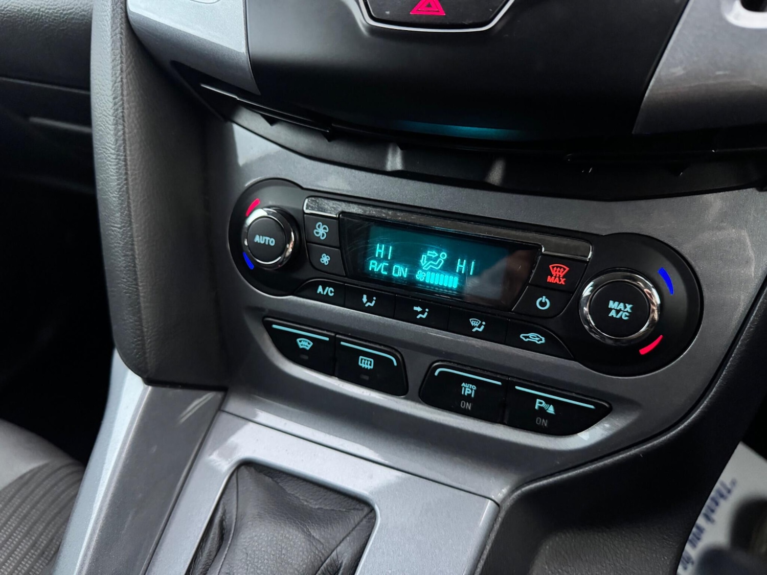 Used Ford Focus 2011 for sale - 76976605: Photo 32