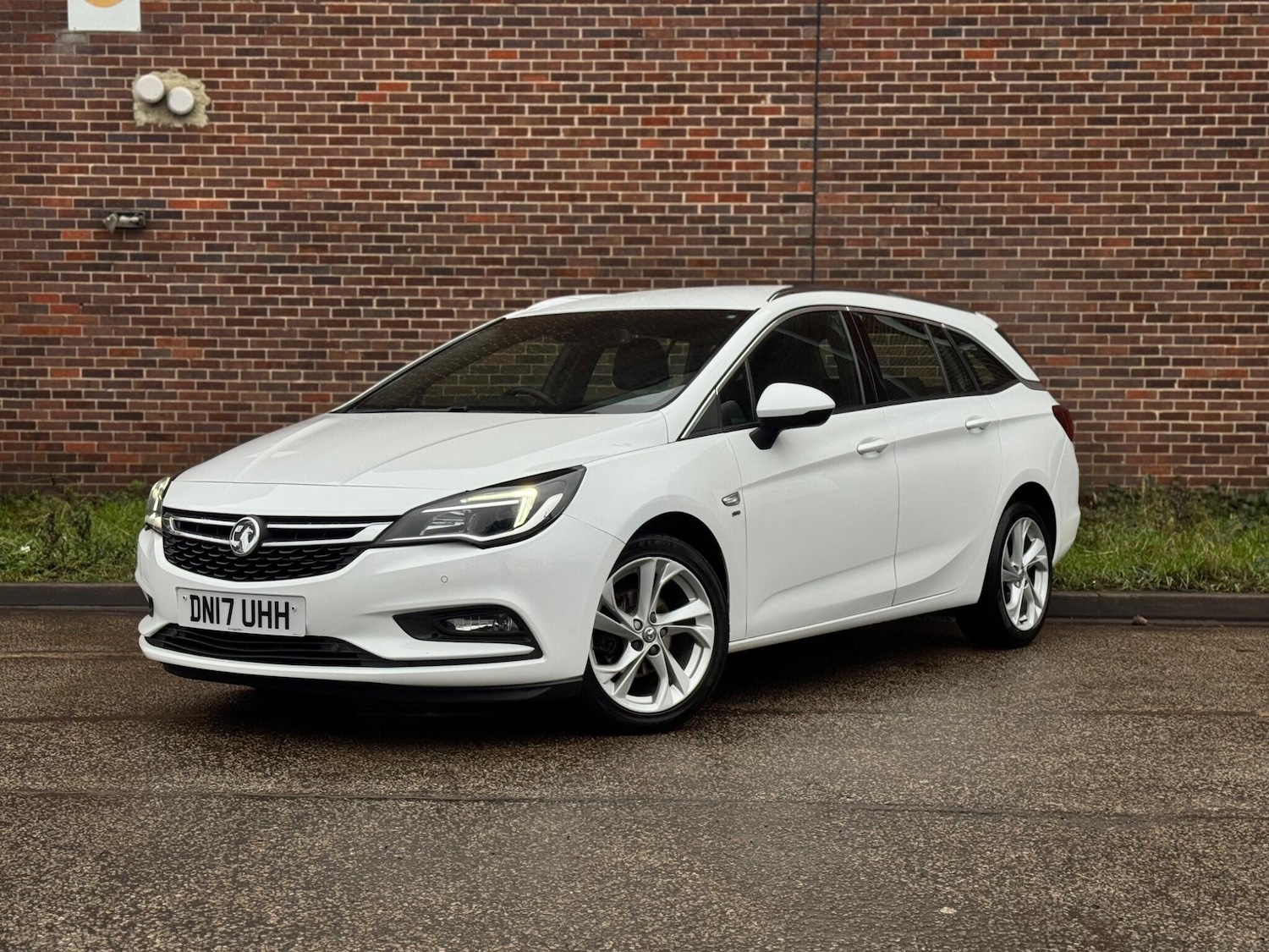 Used Vauxhall Astra 2017 for sale - 77237579: Photo 2