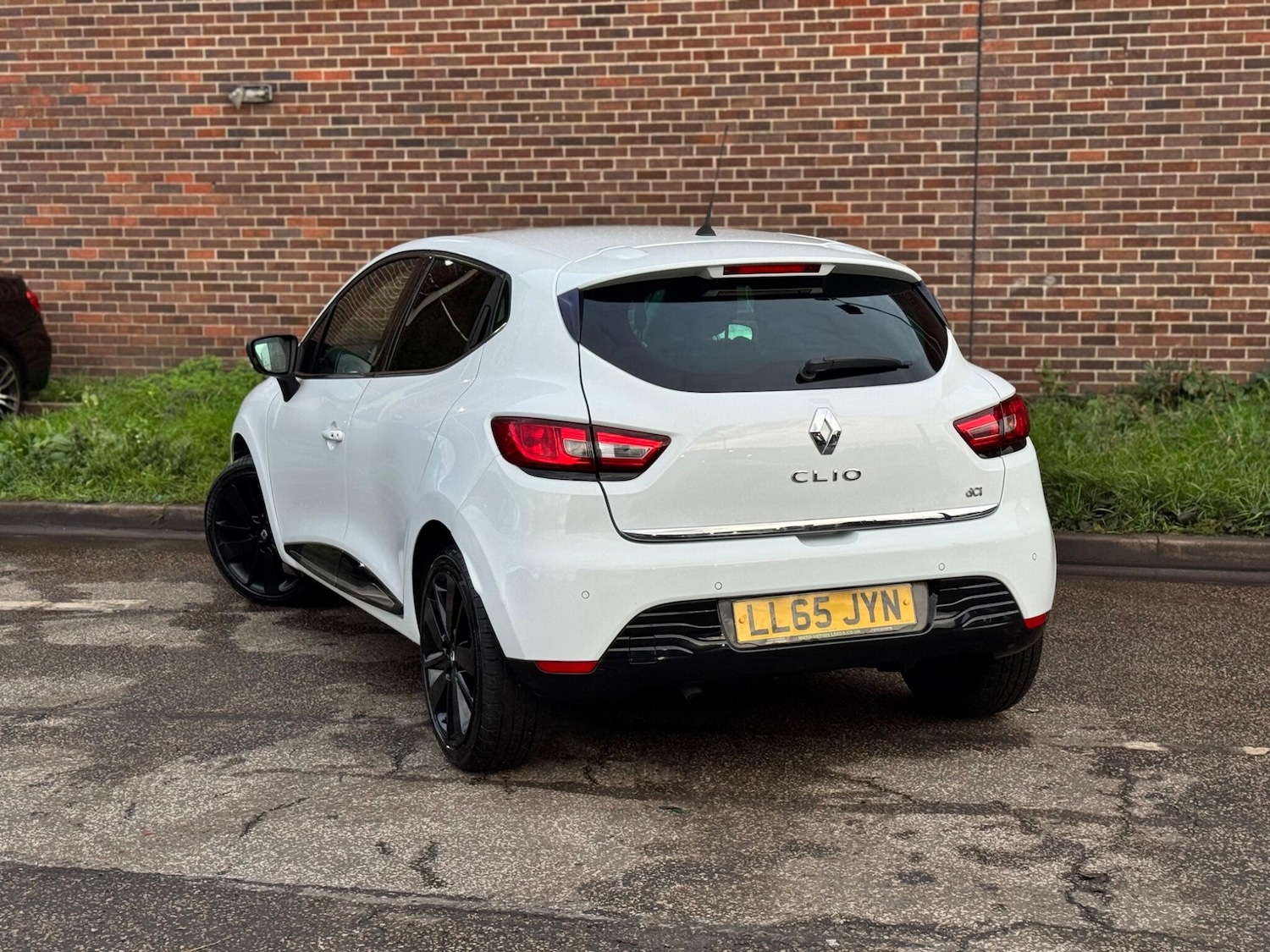 Used Renault Clio 2015 for sale - 76361128: Photo 11