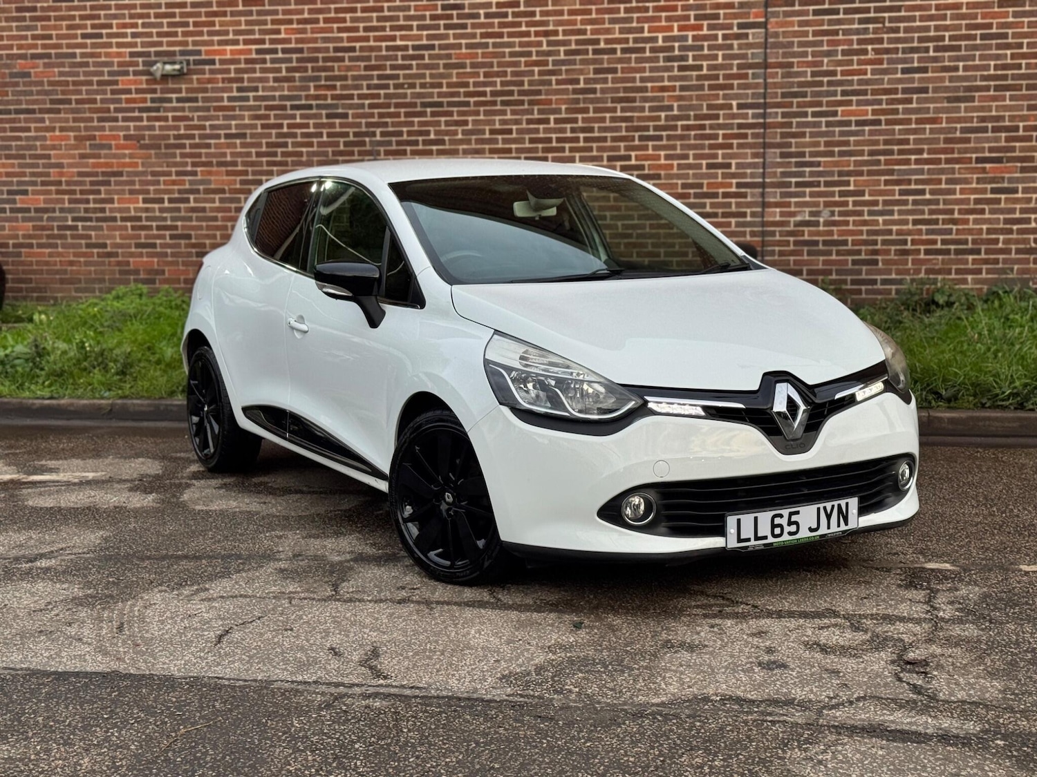 Used Renault Clio 2015 for sale - 76361128: Photo 12