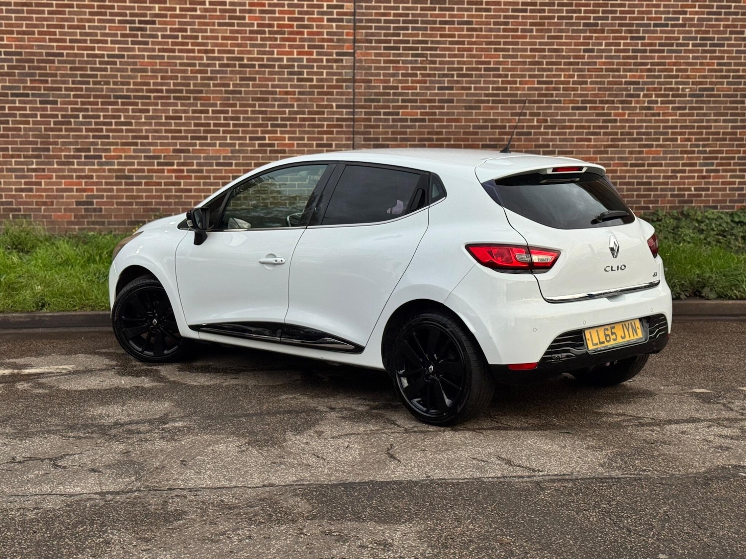 Used Renault Clio 2015 for sale - 76361128: Photo 15