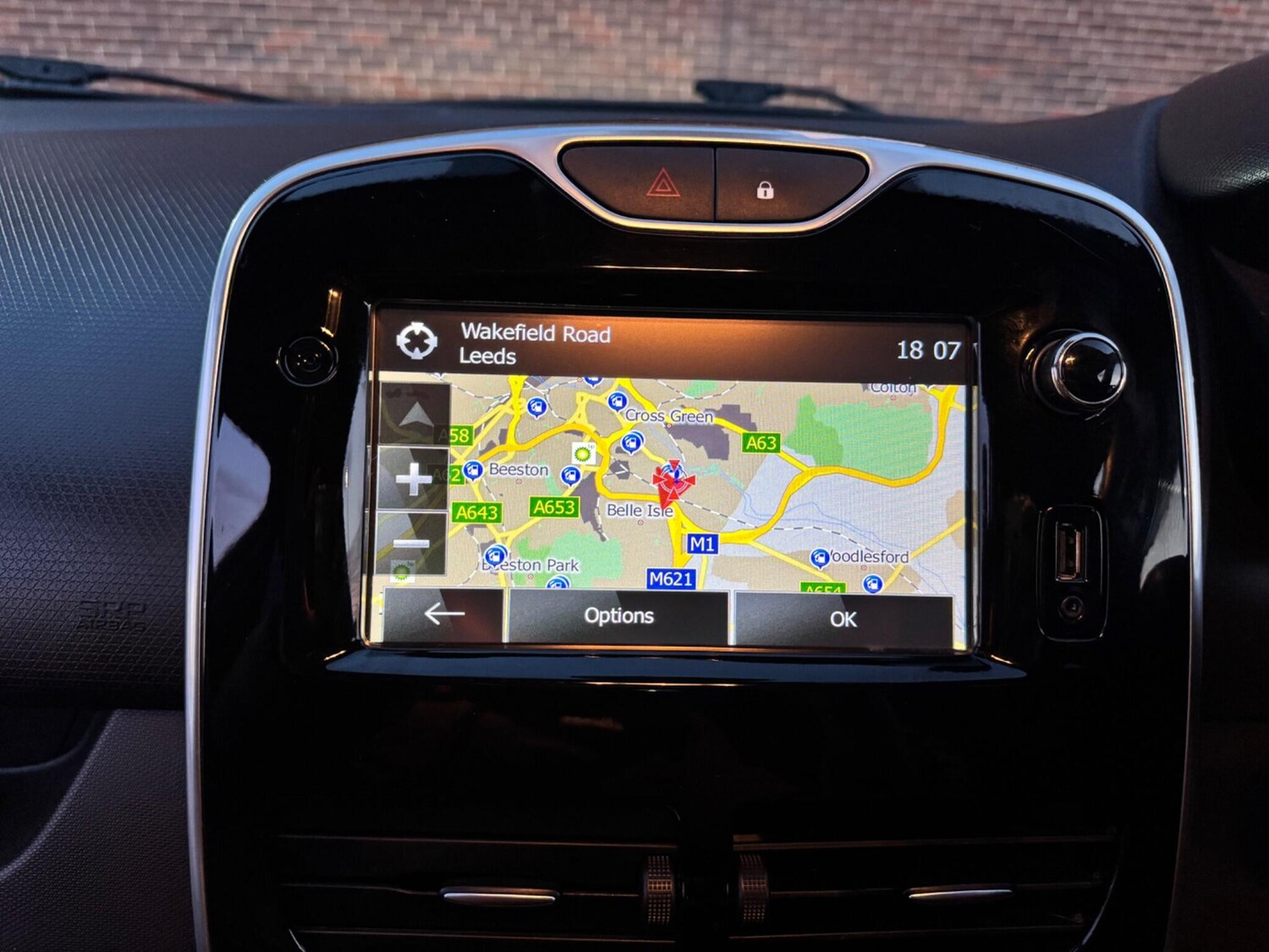 Used Renault Clio 2015 for sale - 76361128: Photo 37