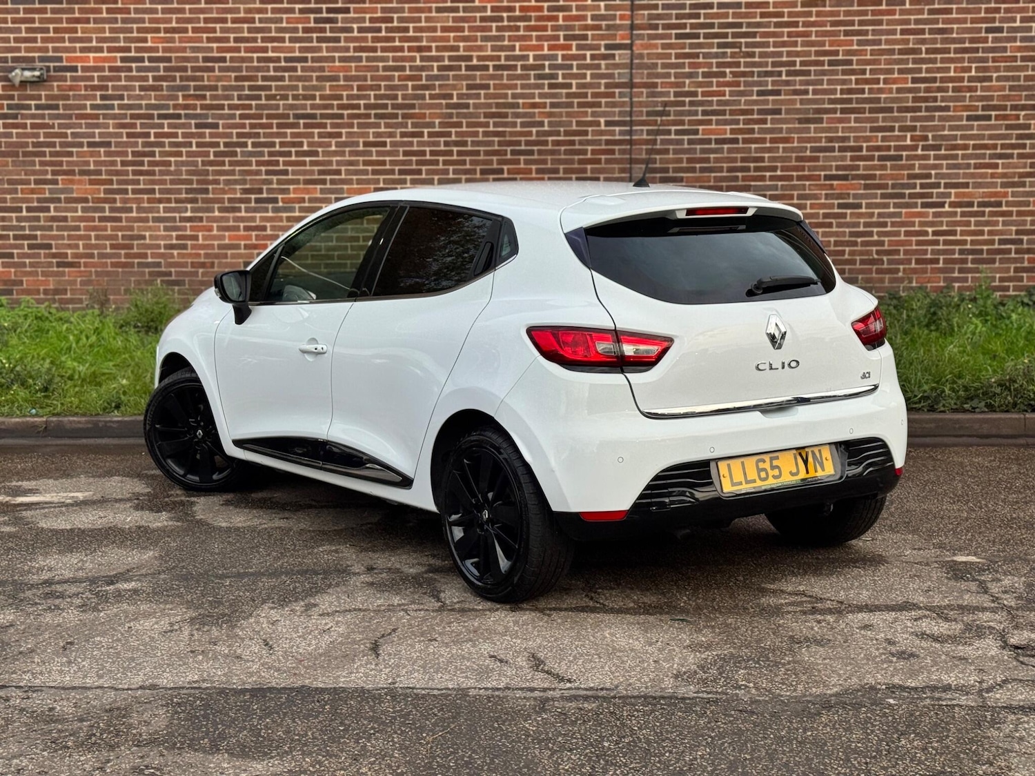 Used Renault Clio 2015 for sale - 76361128: Photo 4