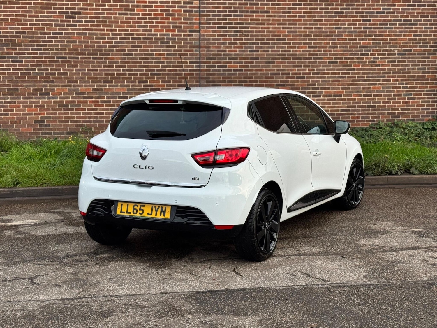 Used Renault Clio 2015 for sale - 76361128: Photo 6