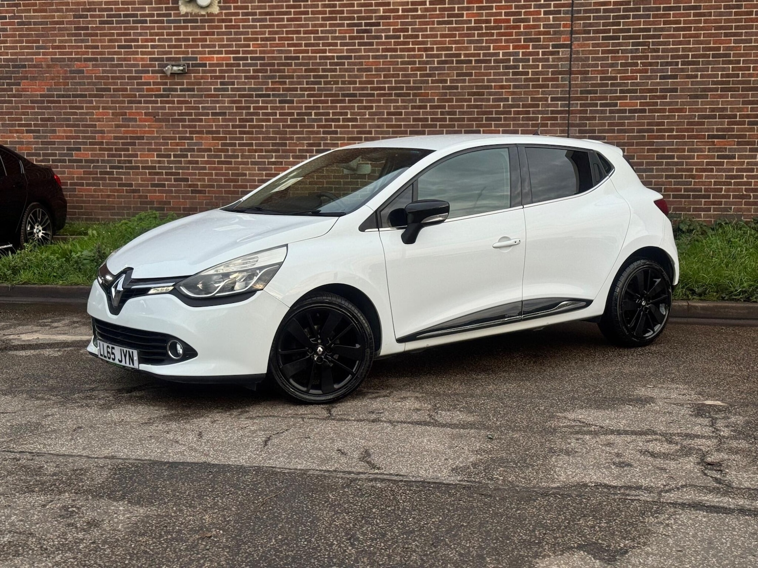 Used Renault Clio 2015 for sale - 76361128: Photo 9