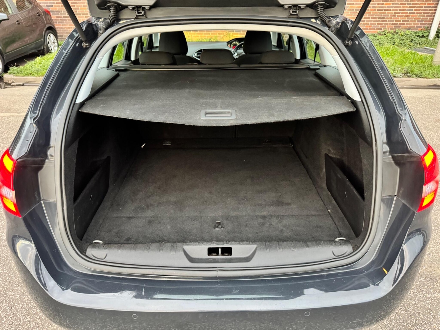 Used Peugeot 308 SW 2016 for sale - 76247483: Photo 17