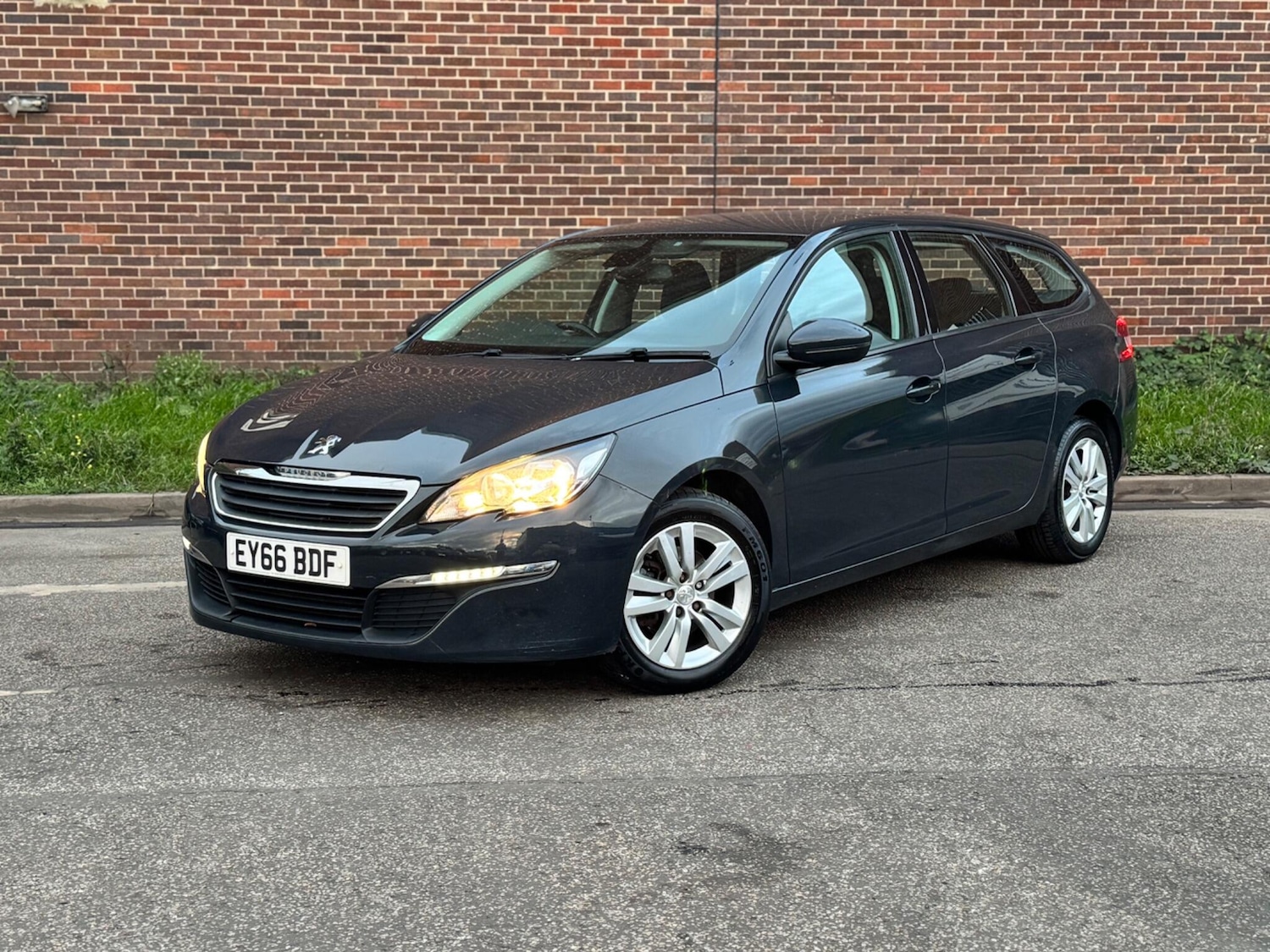 Used Peugeot 308 SW 2016 for sale - 76247483: Photo 2