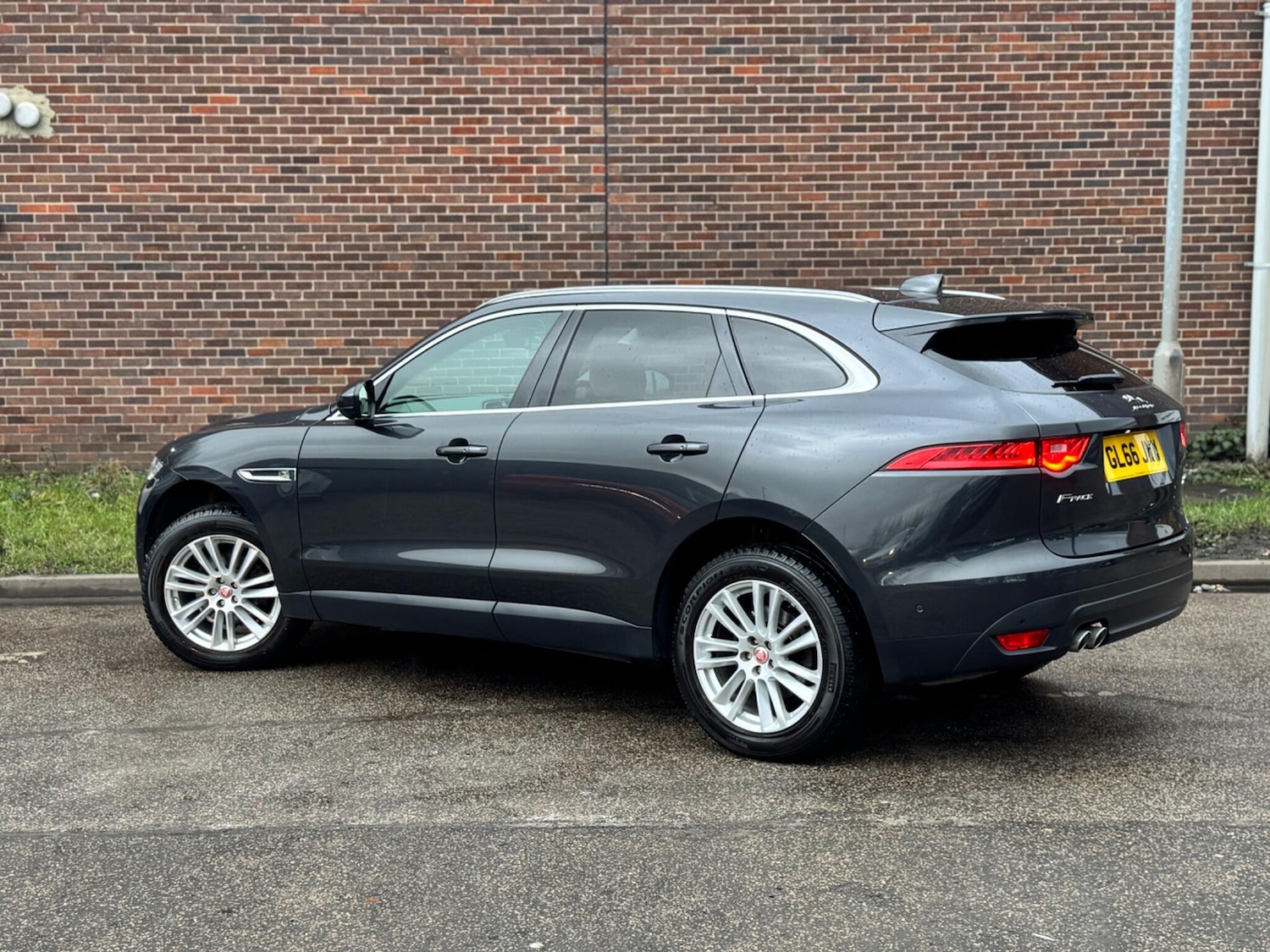 Used Jaguar F-Pace 2017 for sale - 77305285: Photo 12