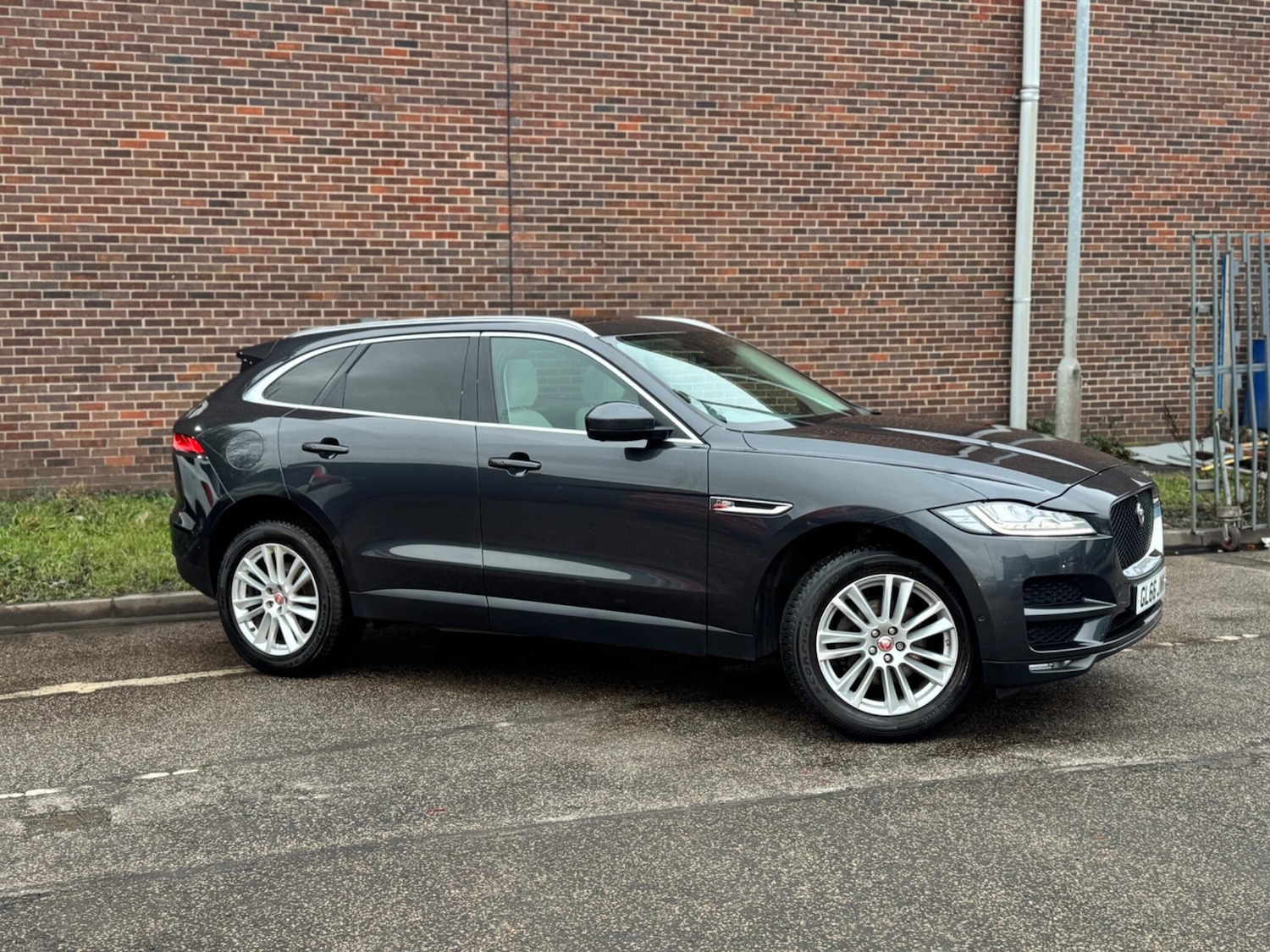 Used Jaguar F-Pace 2017 for sale - 77305285: Photo 14