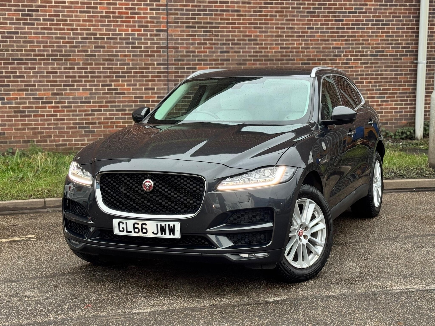 Used Jaguar F-Pace 2017 for sale - 77305285: Photo 16