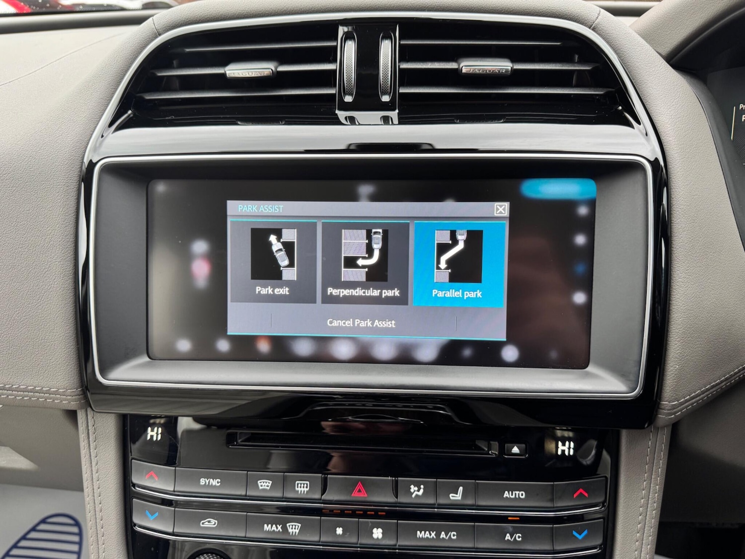 Used Jaguar F-Pace 2017 for sale - 77305285: Photo 22