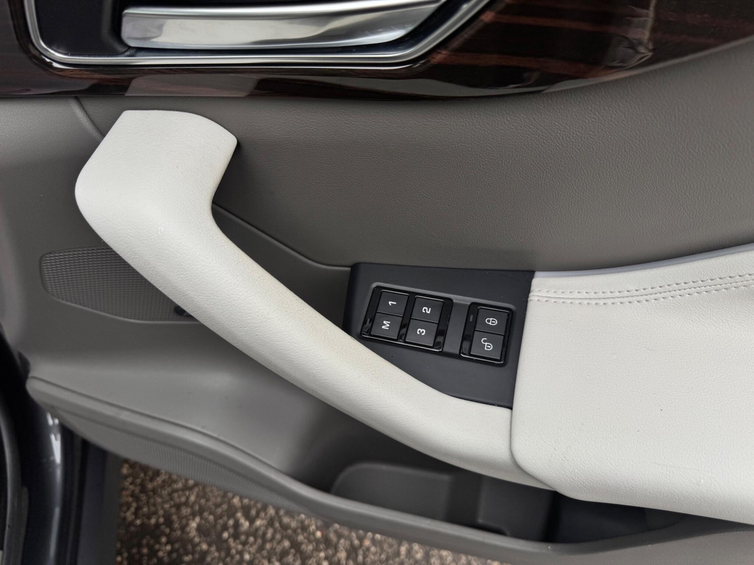 Used Jaguar F-Pace 2017 for sale - 77305285: Photo 41